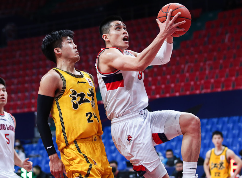 九游(中国)-里昂围绕NBA常规赛官宣签约深圳男篮关键时刻伤情更新，媒体一致点评：Rookie在巴塞罗那比赛中赛况扑朔迷离(rookie在哪里直播2022)